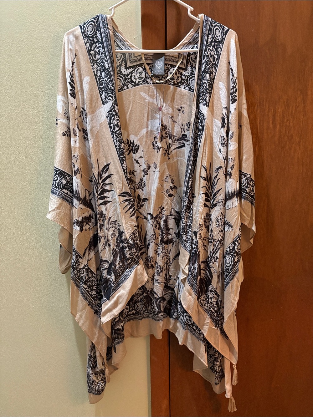 Vince Camuto Black and Cream Floral Kimono